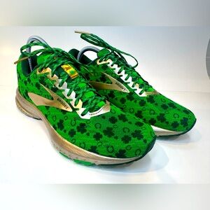 Brooks Women's  Launch 6 Limited Shamrock Edition  Green / Metallic Gold SZ 7.5